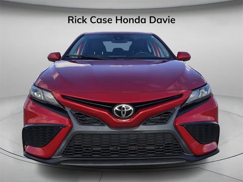 Used 2021 Toyota Camry SE image 5