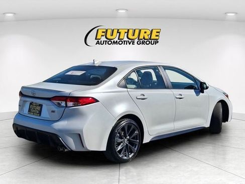 Certified 2024 Toyota Corolla SE FWD image 5