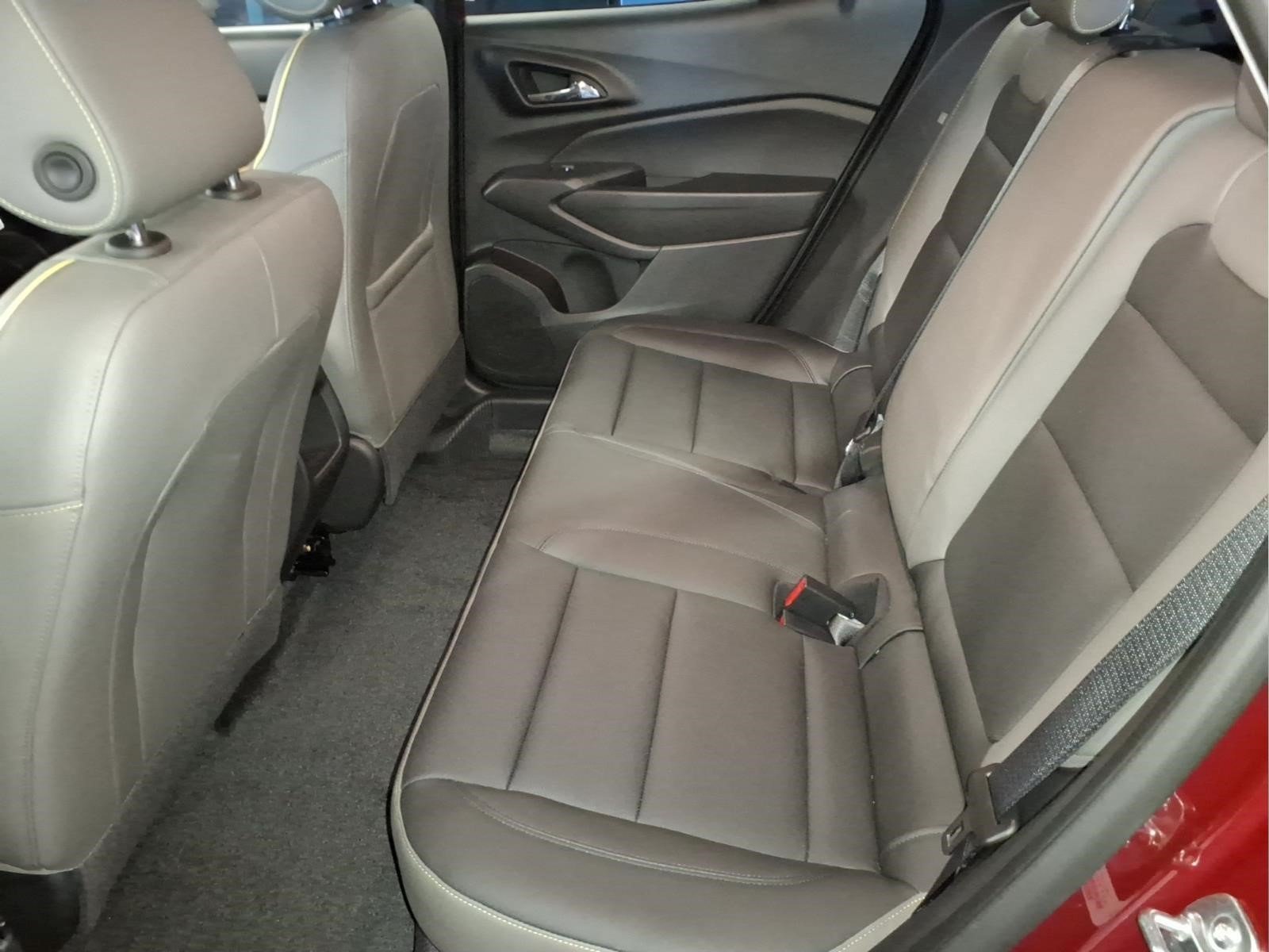 Used 2024 Chevrolet Trax ACTIV w/ Sunroof Package FWD image 6