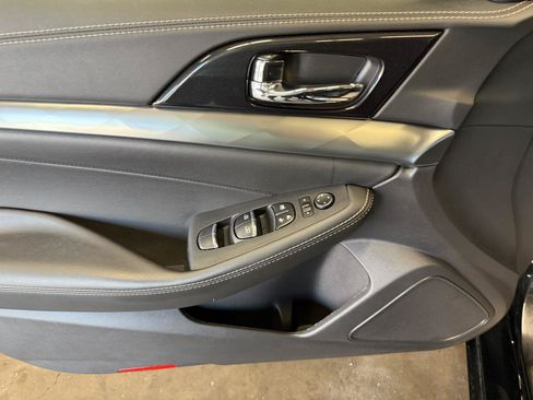 Used 2019 Nissan Maxima 3.5 SL w/ Floor Mat Group FWD image 9