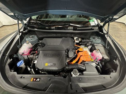 Certified 2025 Kia Niro EX Touring image 33