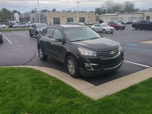 Used 2017 Chevrolet Traverse LT AWD/4WD image 4