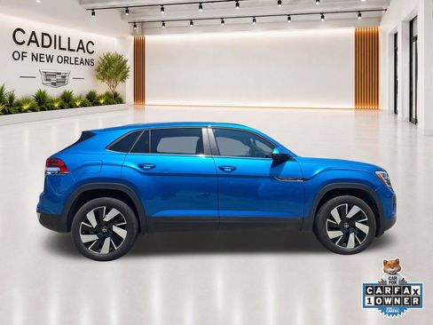 Used 2024 Volkswagen Atlas Cross Sport SE FWD image 2