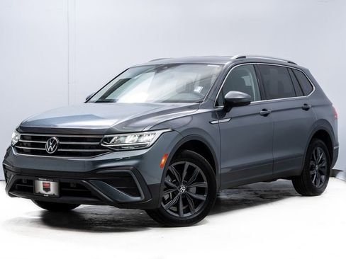 Used 2022 Volkswagen Tiguan SE AWD/4WD image 1