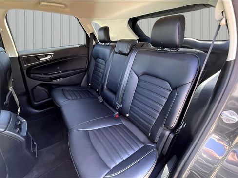 Used 2020 Ford Edge SEL w/ Convenience Package image 19