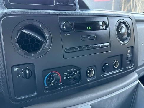 Used 2015 Ford E-350 and Econoline 350 Super Duty image 17
