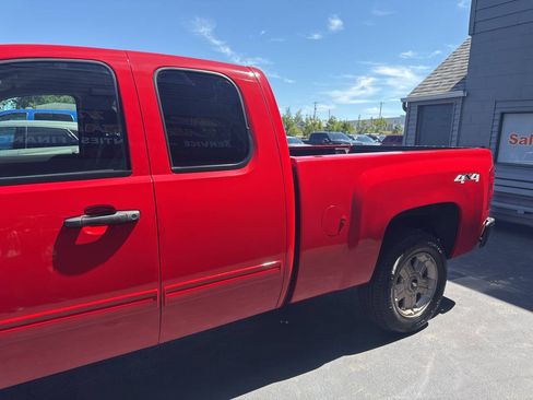 Used 2010 Chevrolet Silverado 1500 LT w/ Power Pack Plus AWD/4WD image 5
