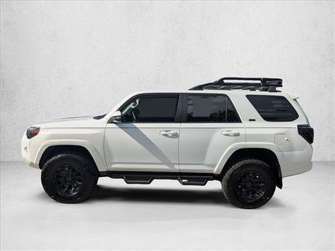 Used 2021 Toyota 4Runner SR5 Premium w/ Moonroof Package AWD/4WD image 9