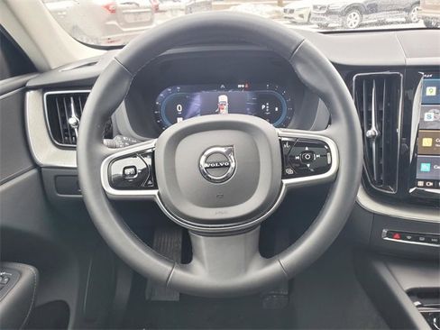 Certified 2025 Volvo XC60 B5 Plus image 31