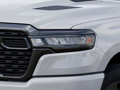 New 2026 RAM 1500 Express AWD/4WD image 16