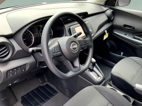 New 2025 Nissan Kicks Play S FWD image 7