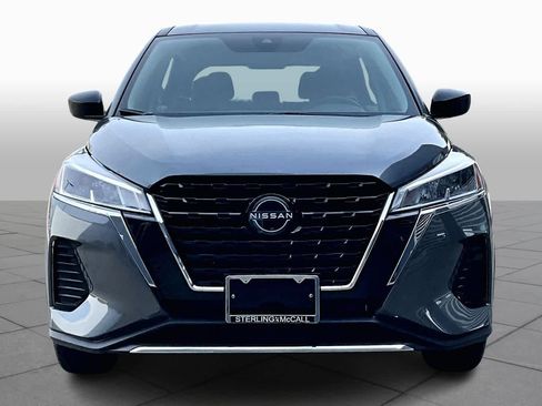 Certified 2025 Nissan Kicks Play S image 3