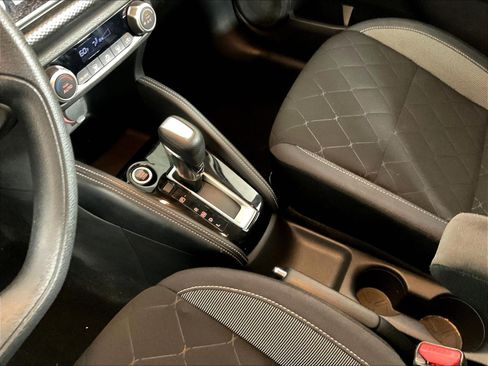 Used 2019 Nissan Kicks SV FWD image 18