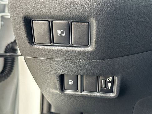 Used 2022 Toyota C-HR XLE image 20