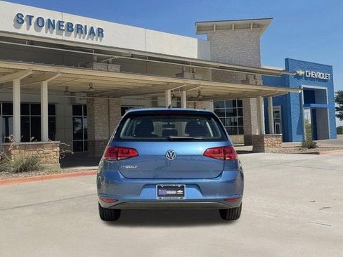 Used 2016 Volkswagen e-Golf SE w/ DC Fast Charging Package image 6