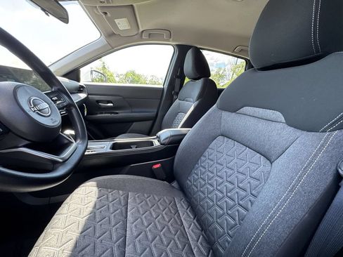 Certified 2025 Nissan Kicks SV AWD/4WD image 13