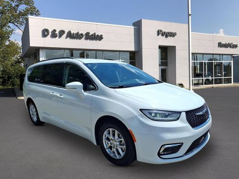 Used 2022 Chrysler Pacifica Touring-L FWD image 1