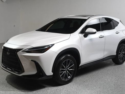 Used 2025 Lexus NX 250 FWD w/ Towing Package (2000 Lbs) image 2