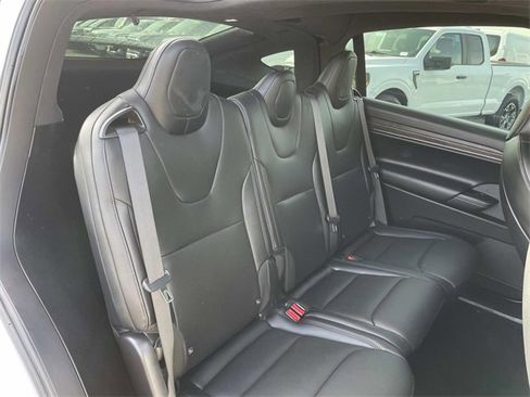 Used 2022 Tesla Model X image 32