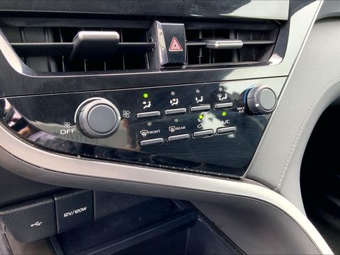 Used 2021 Toyota Camry LE FWD image 28