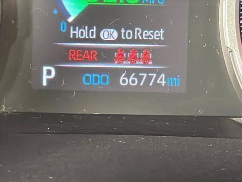 Used 2020 Toyota RAV4 LE FWD image 27