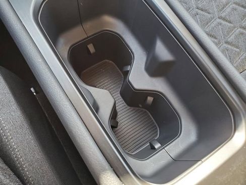 Certified 2025 Nissan Kicks SV image 21