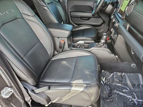 Used 2023 Jeep Wrangler Sahara image 20