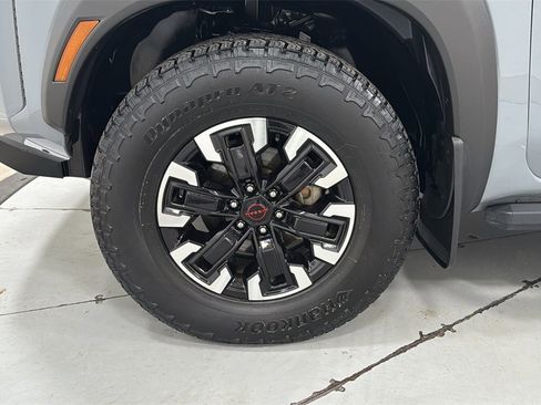 Used 2022 Nissan Frontier PRO-4X w/ Technology Package image 24