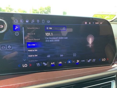 Used 2024 Chevrolet Traverse RS w/ LPO, Floor Liner Package AWD/4WD image 22
