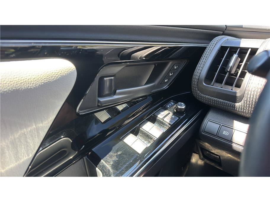 Used 2023 Subaru Solterra AWD image 31