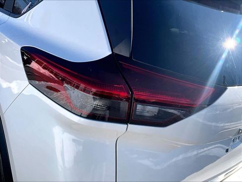 Certified 2023 Nissan Rogue SV image 32