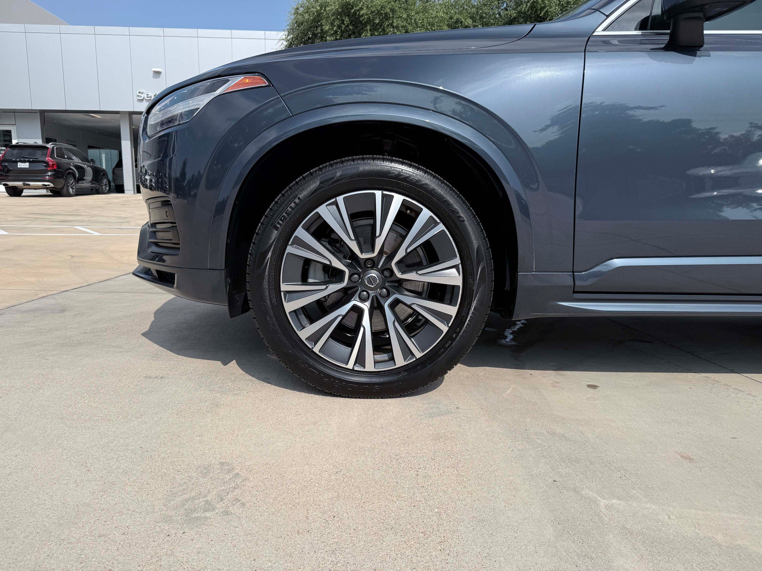 Used 2021 Volvo XC90 T6 Momentum w/ Protection Package Premier AWD/4WD image 10