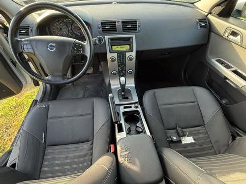 Used 2010 Volvo S40 2.4i FWD image 13