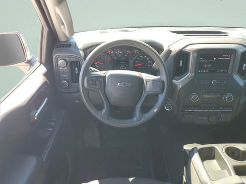 Used 2025 Chevrolet Silverado 1500 Custom Trail Boss AWD/4WD image 15