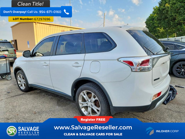 Used 2015 Mitsubishi Outlander SE AWD/4WD image 3