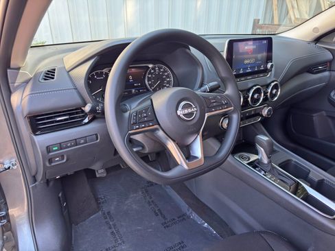 Used 2025 Nissan Sentra SV FWD image 12