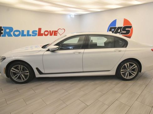 Used 2018 BMW 750i xDrive image 2