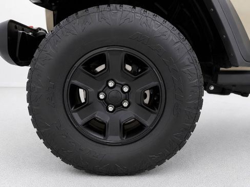 Used 2022 Jeep Gladiator Mojave w/ Cold Weather Group AWD/4WD image 25