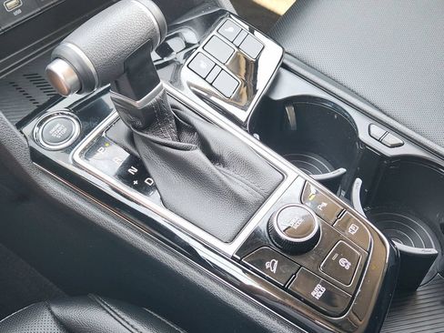 Certified 2025 Kia Sportage EX FWD image 9