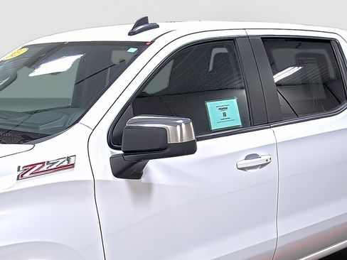 Certified 2023 Chevrolet Silverado 1500 LT w/ Z71 Off-Road Package image 8