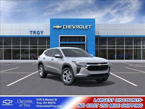 New 2026 Chevrolet Trax LS w/ LS Convenience Package FWD image 1