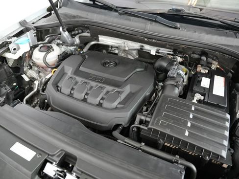 Used 2020 Volkswagen Tiguan SE image 52