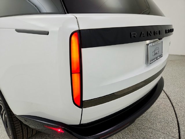New 2026 Land Rover Range Rover SV AWD/4WD image 27