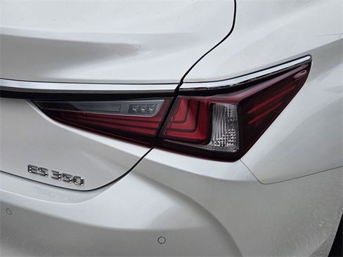 Used 2021 Lexus ES 350 w/ Premium Package image 17