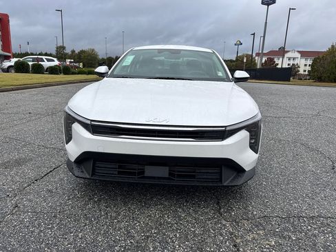 New 2025 Kia K4 LXS image 8