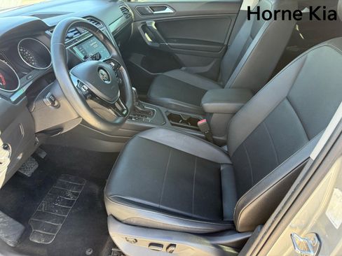 Used 2020 Volkswagen Tiguan SE w/ Panoramic Sunroof Package FWD image 10