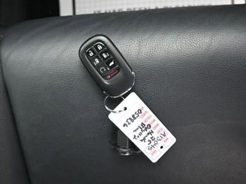 Used 2025 Honda Odyssey Sport-L image 13