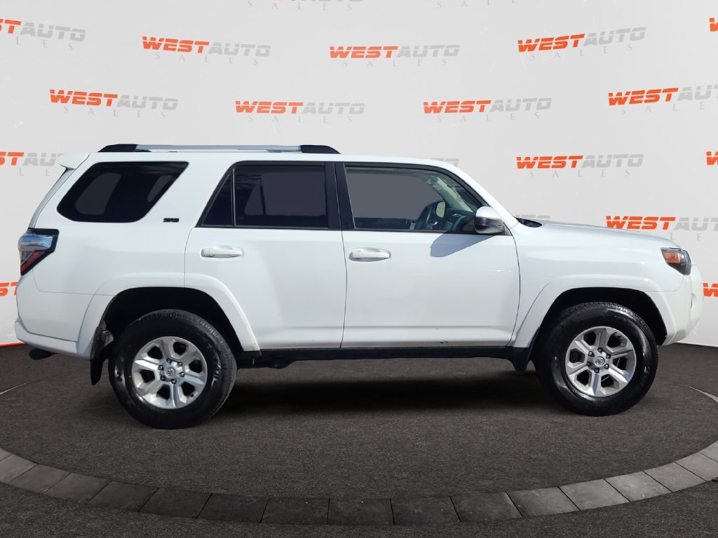 Used 2022 Toyota 4Runner SR5 AWD/4WD image 6