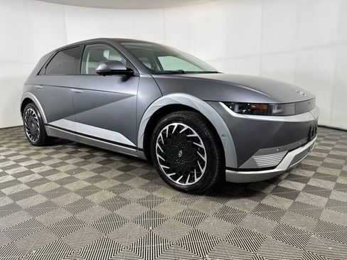 Used 2024 Hyundai Ioniq 5 Limited image 2