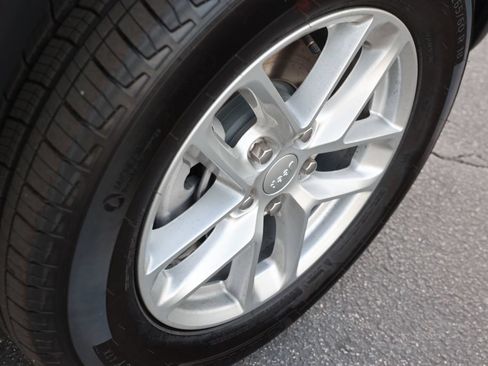 New 2026 Jeep Grand Cherokee Laredo RWD image 9